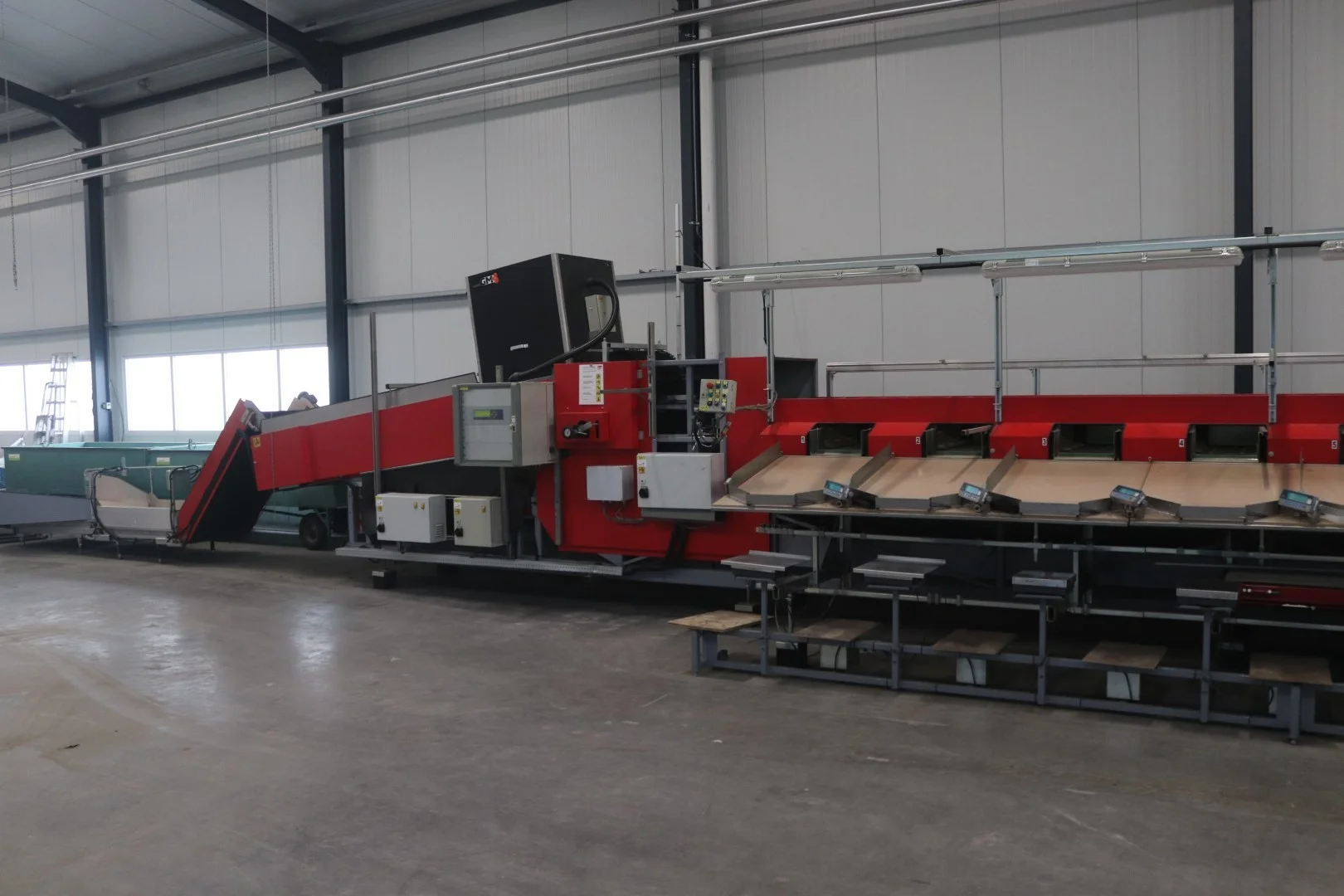 Aweta GMC3/12+1 grading machine for peppers • Duijndam Machines