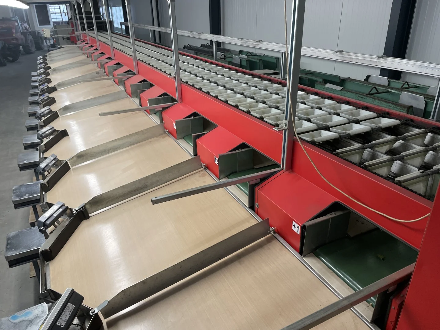 Aweta GMC3/12+1 grading machine for peppers • Duijndam Machines