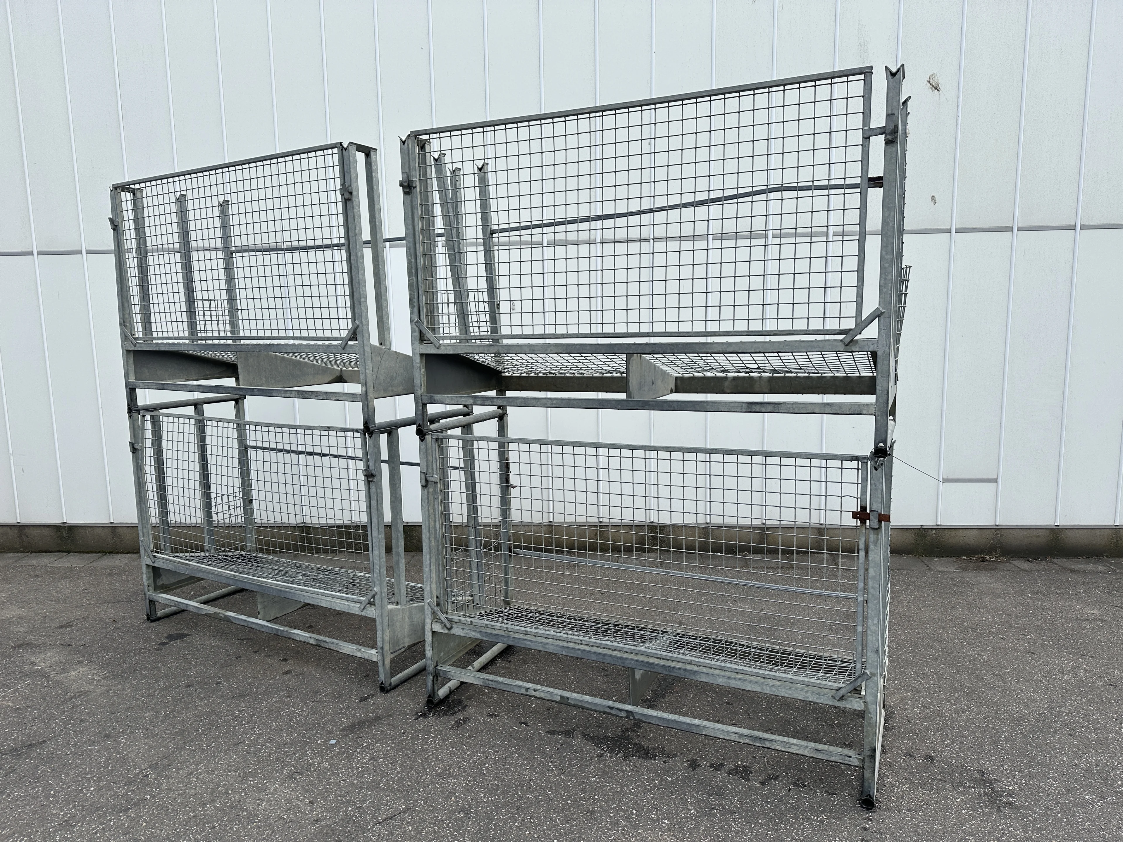 Galvanized crates - boxes for leek • Duijndam Machines
