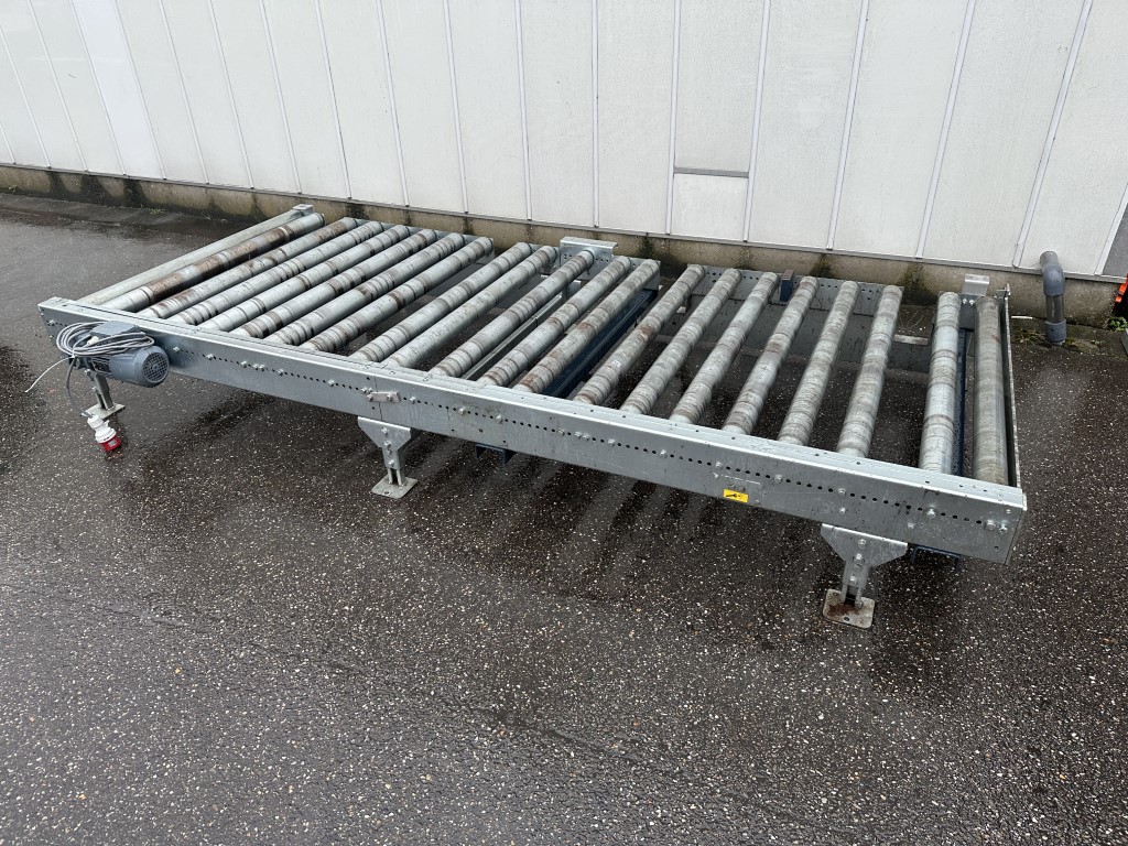 Роликовый конвейер 330 x 130 см приводной