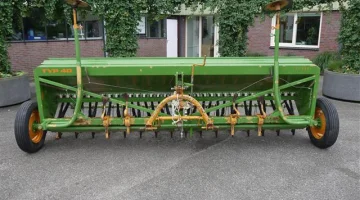 Amazone Súper S 7 sembradora de grano con 33 tubos