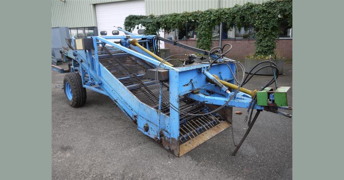 Asu harvesting machine for leek, carrots etc. Leek harvester with ...