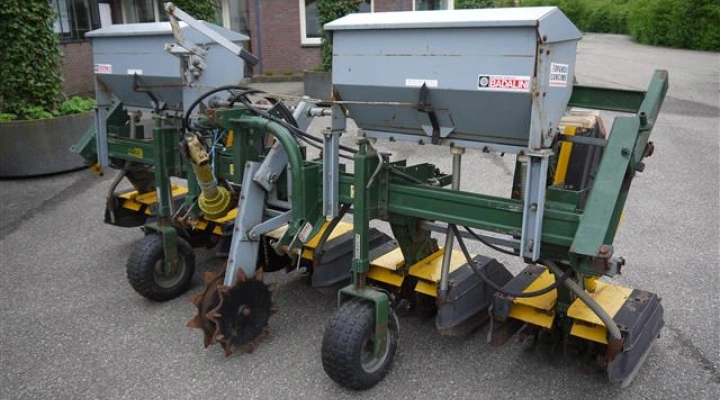 Badalini Rijenfrees met kunstmestbakken (4)