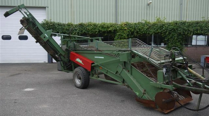 Basrijs rooier voor aardbeien planten (13)