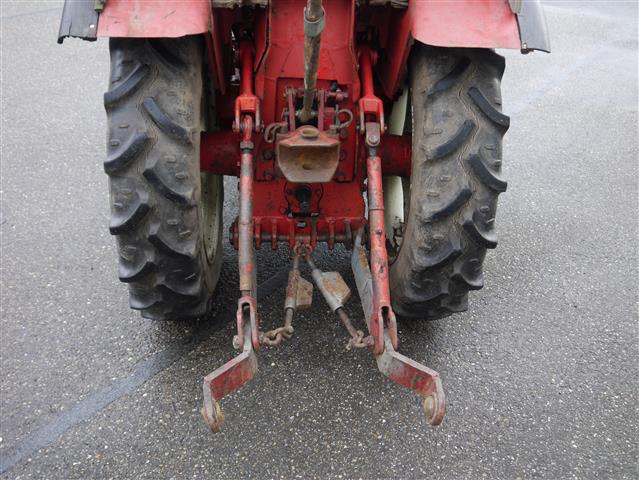 Трактор Bergmeister с кабиной около 40 л.с. 4wd