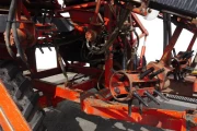Dewulf 2 row pulled carrot harvester with elevator (11)
