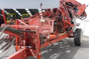 Dewulf 2 row pulled carrot harvester with elevator (5)
