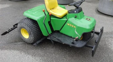 John Deere a 3 ruote carbonile rastrello