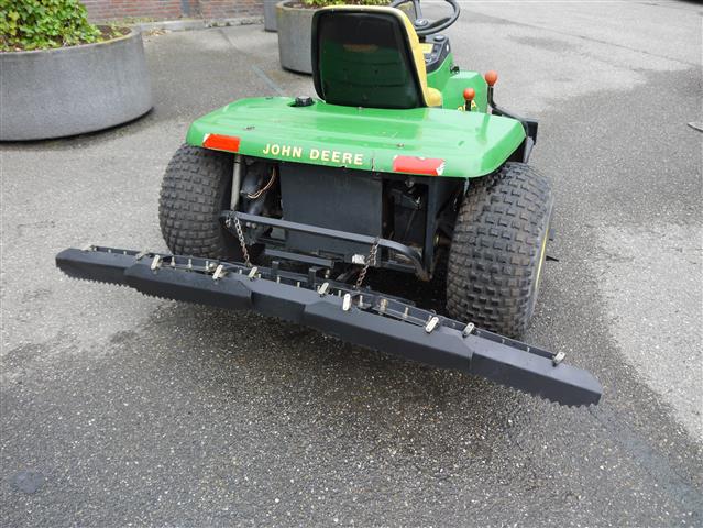 John Deere 3-х колесные грабли бункерный