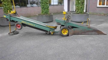 Jansen & Heuning pick up scooter to pick up potatoes and onions