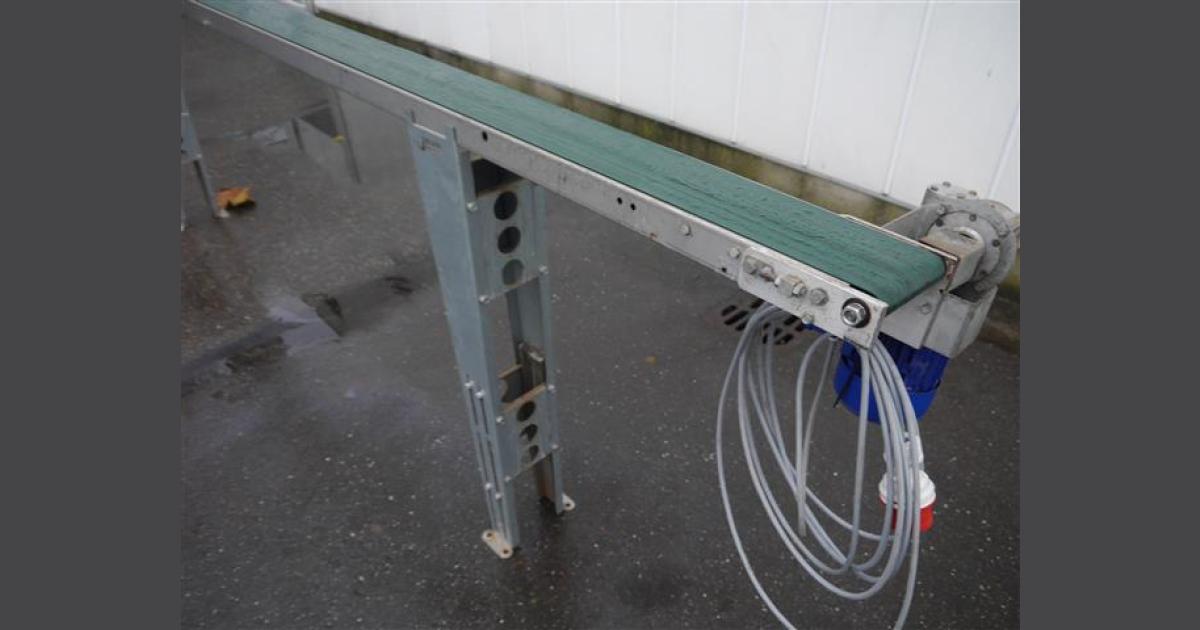 Javo conveyor for potplants 610 cm x 15 cm with legs • Duijndam Machines