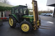 John Deere met fronthefmast (4)
