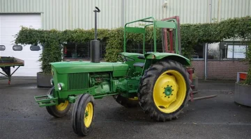 Tractor John Deere 1020 with forklift