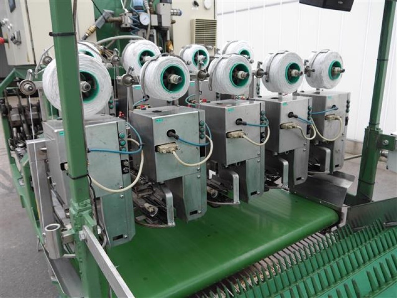 Koppert harvester and bunching machine for radish • Duijndam Machines