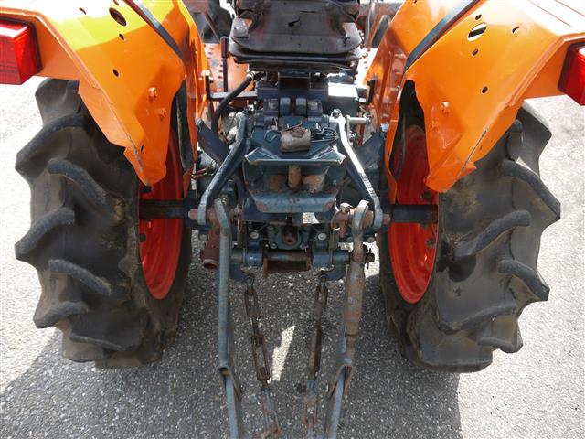 Компактный трактор Kubota B6200