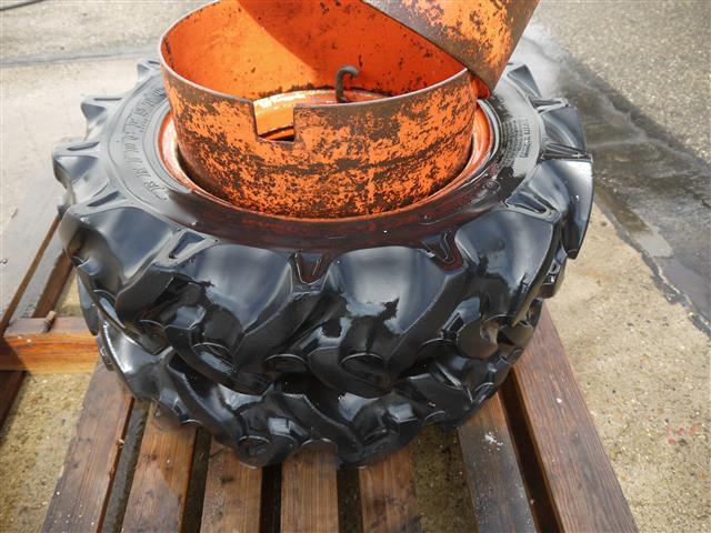 Компактный трактор Kubota 6200
