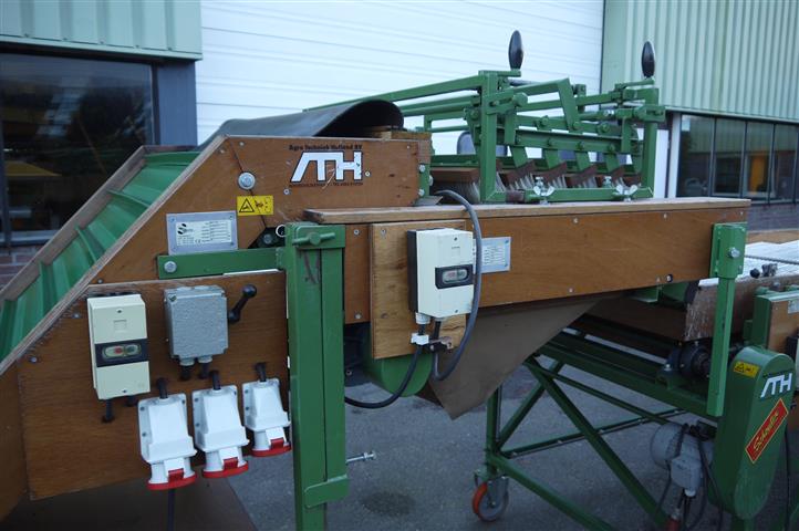 Schouten Elevator с Schouten PU Bulbcleaner- щеточная машина