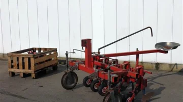 Cultivator Steketee între rânduri