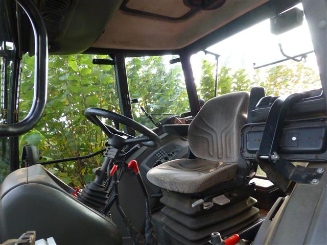 Трактор Zetor 10641 с фронтальный погрузчик