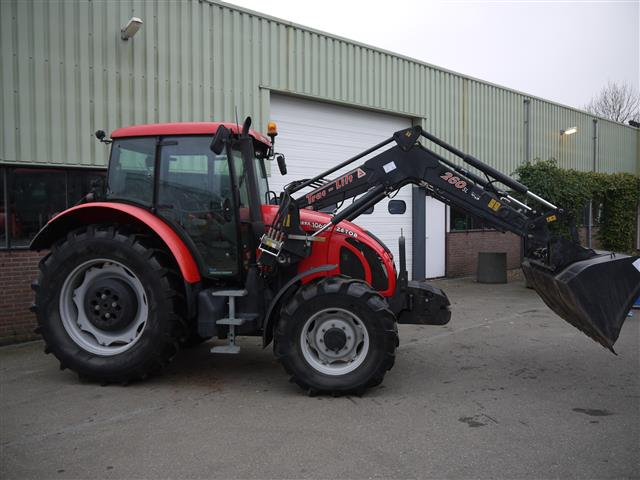 Трактор Zetor 10641 с фронтальный погрузчик