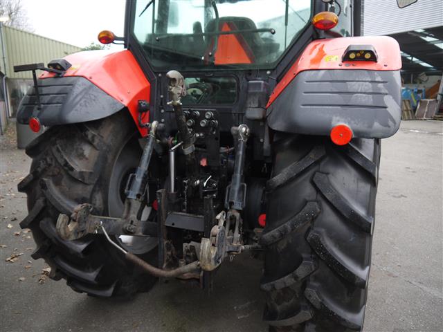 Трактор Zetor 10641 с фронтальный погрузчик