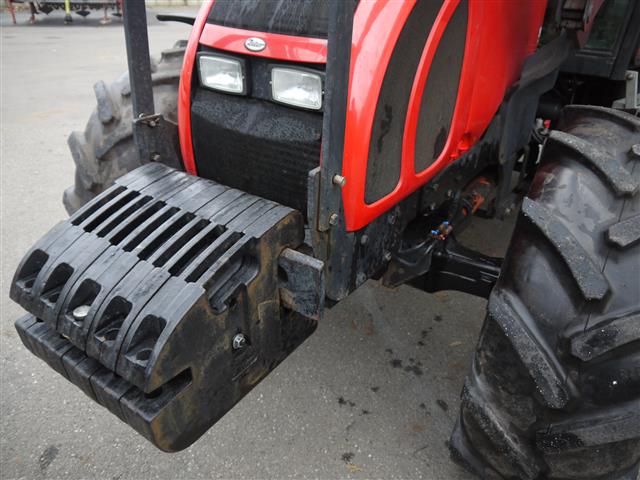 Трактор Zetor 10641 с фронтальный погрузчик