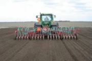 Accord Kverneland sowing machine image 1