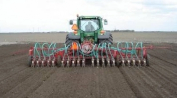 Accord Kverneland sowing machine image 1