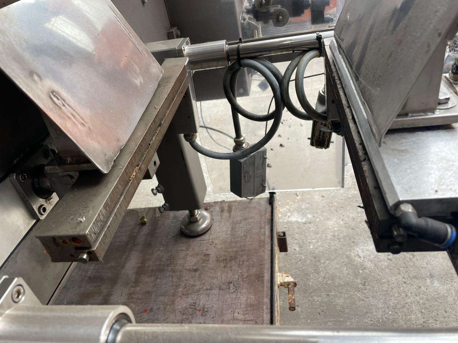 Affeldt E350 DZ ������������ ����������� ������� VFFS ��� �������������� ������������ ������
