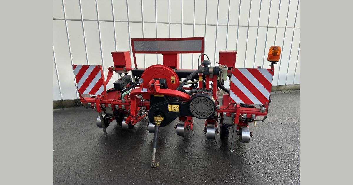 Agricola SNA2-260 pneumatic sowing machine • Duijndam Machines