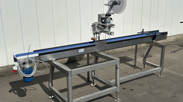 AK3-EB-SCBS201 labelling machine with conveyor 325 x 20,5