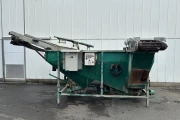 Allround destoner with discharge conveyor