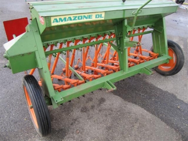 Сеялка Amazone с 17 рядами посева