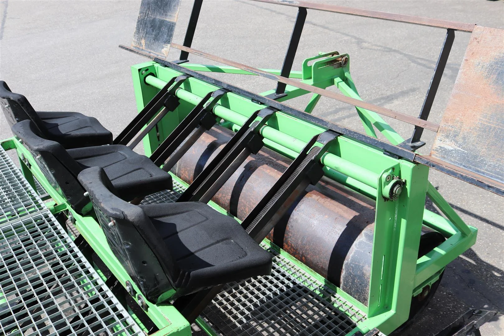 Arli soilblock planting machine for lettuce • Duijndam Machines