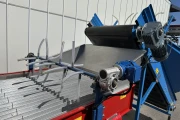 Asa-Lift BS-100 with feed bunker and transverse discharge conveyor