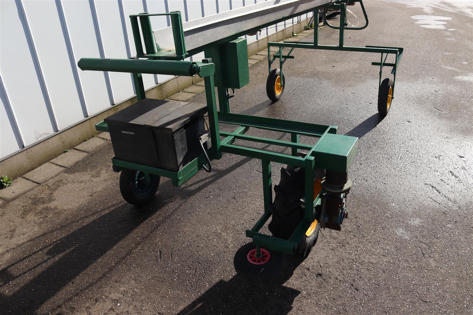 Electric harvester for asparagus • Duijndam Machines