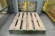 Pallet supply portaal to supply pallets to palletizers