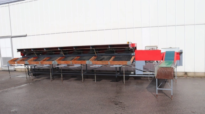 Aweta E8 cucumber sorting machine