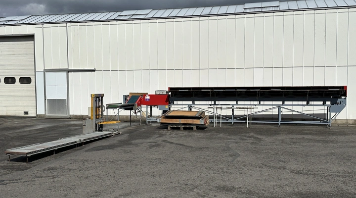 Aweta E8 cucumber sorting machine complete with Taks box lift