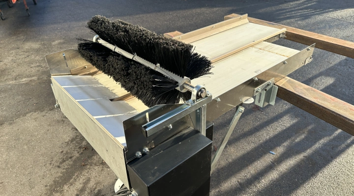 Aweta Feeding belt conveyor 2 lanes 33 cm