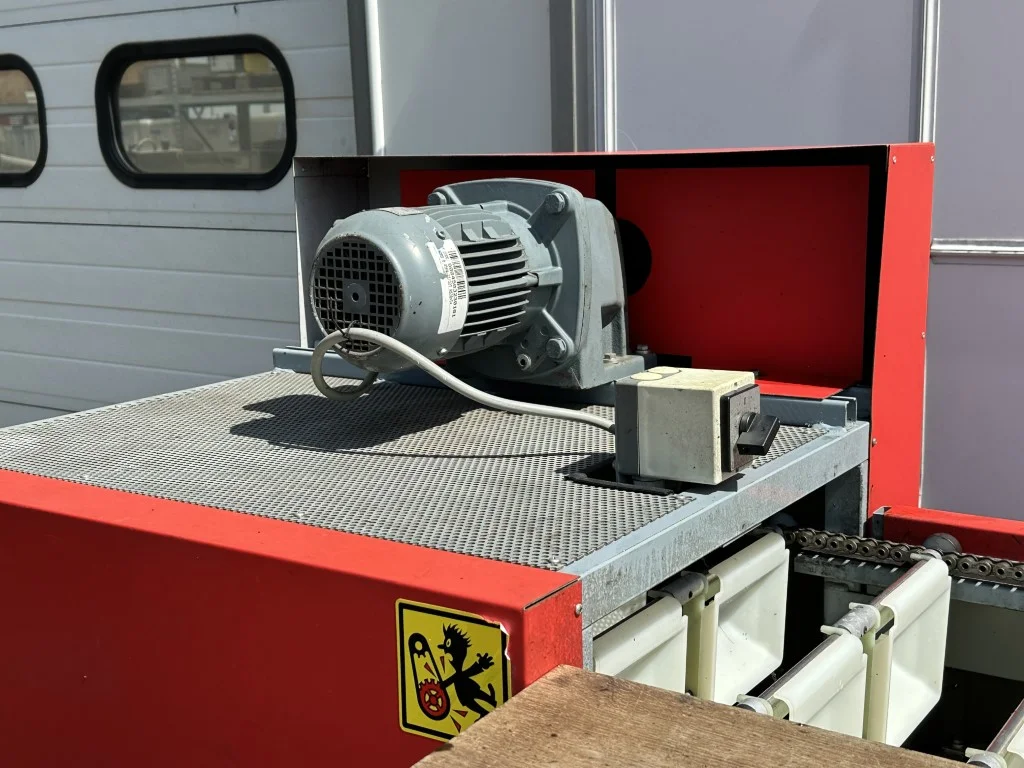 Aweta GM 210 sorting machine for peppers • Duijndam Machines