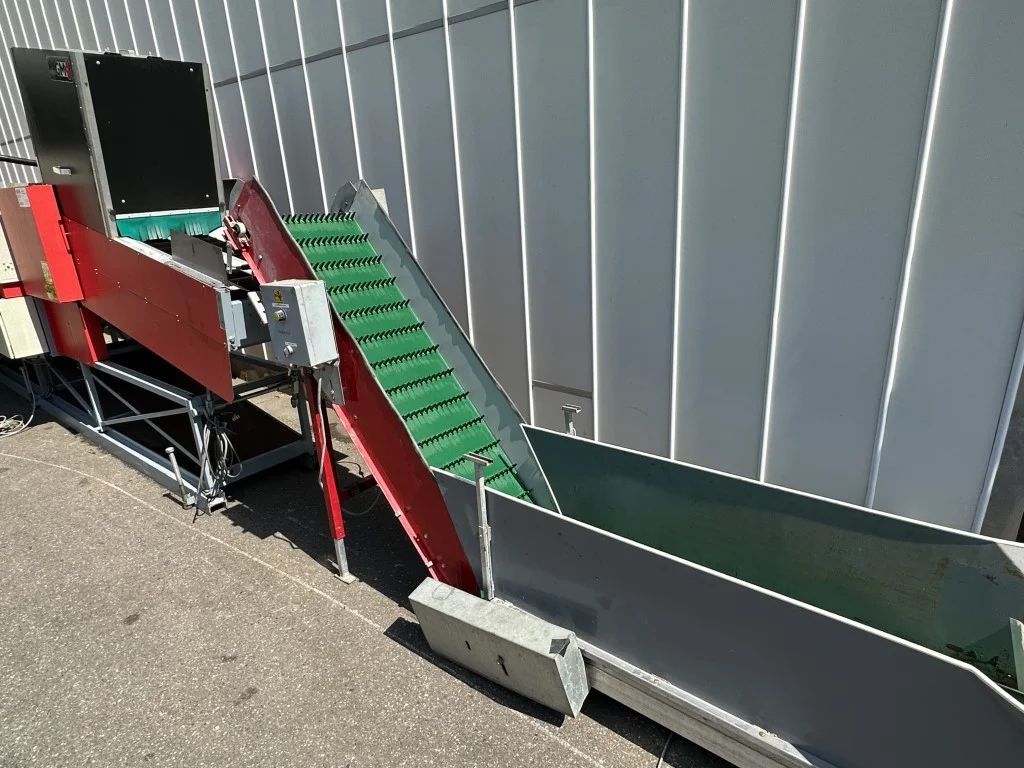 Aweta GM 210 sorting machine for peppers • Duijndam Machines