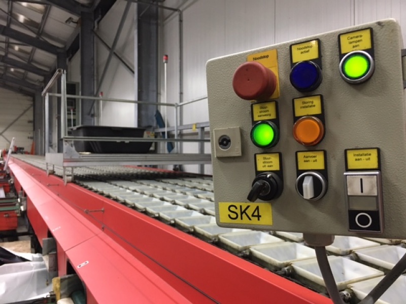 Aweta 6 lane fruit sorting machine with Stas water bin unloader ...