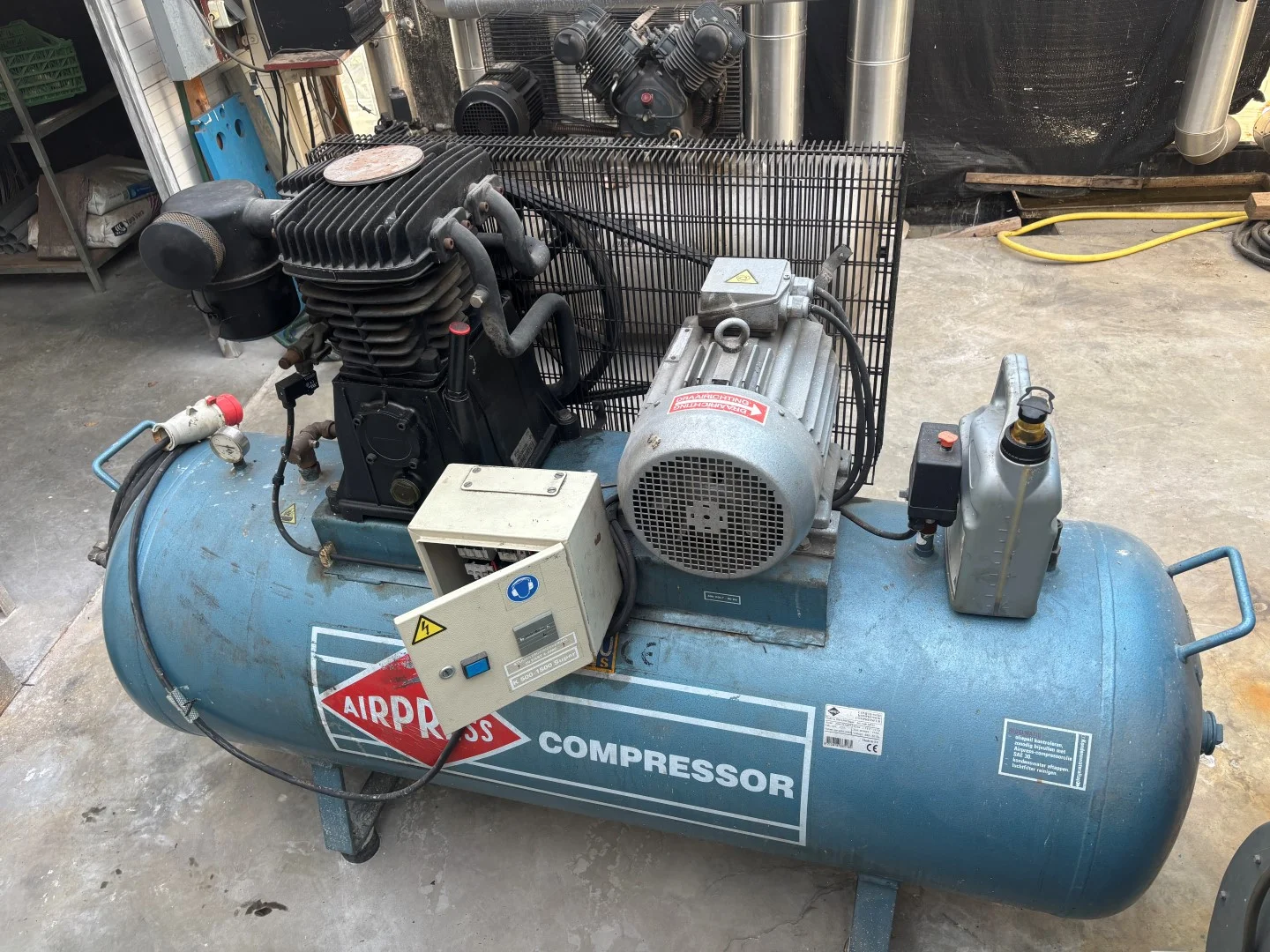 Aweta TRS-6 rose sorting machine with sealer and compressor • Duijndam ...