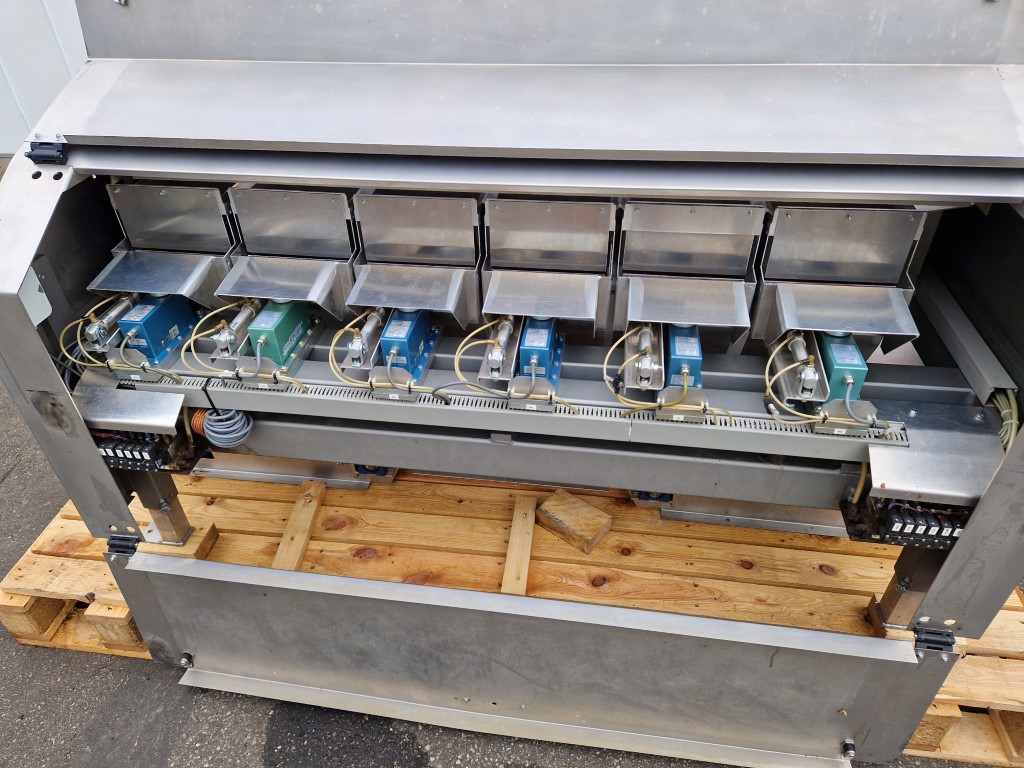 Affeldt AVN-170 12EV/B+R ������� ������� � 12 �������