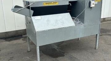 Baekelandt celeriac washer with brushes