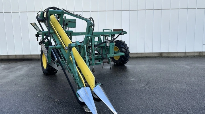 Baekelandt leek harvester for celeriac and leek