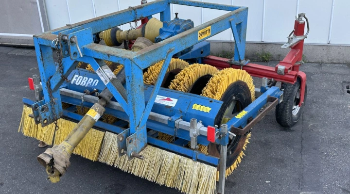 Bärtschi inter row weeder with brushes, 5 rows