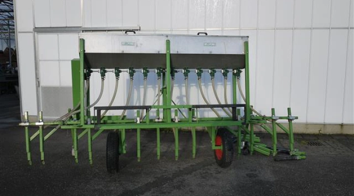 basrijs 12 rijge kunstmestdoseerder (6)