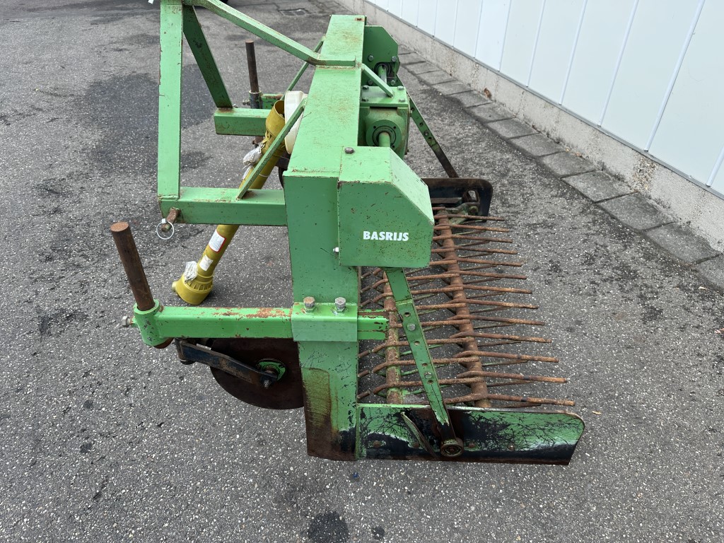 Basrijs ������������ ���������� ����a ������� 135 � �������